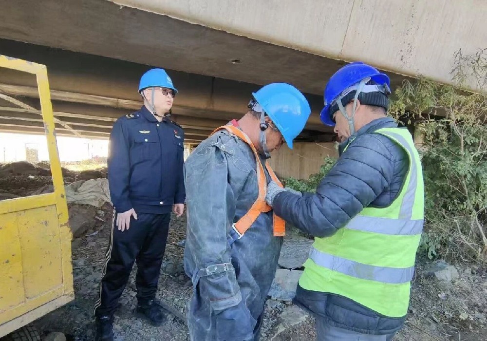 强党建 护安澜｜哈尔滨fun88乐天堂下属排水分公司攻坚疏堵破题保畅护民生