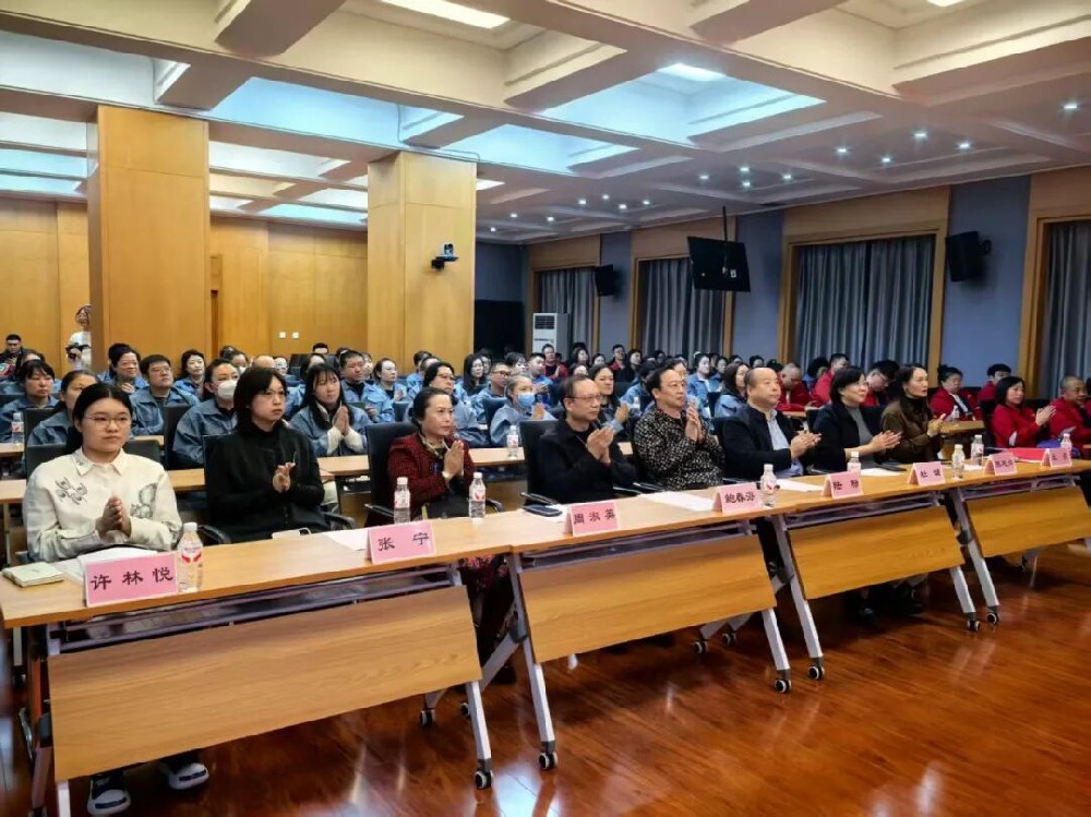 庆工会百年华诞 送文艺情暖水务劳动者